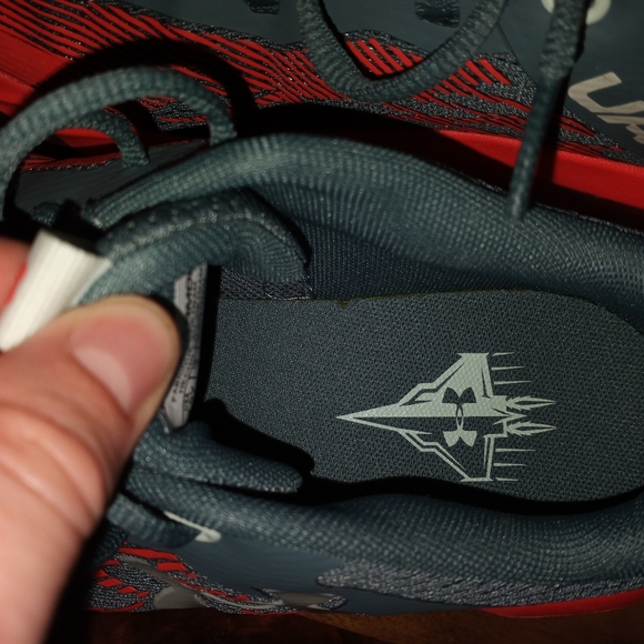 NWT Under Armour Charged Screamjet 3 - Picture 3 of 8